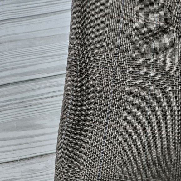 Oscar de la Renta Vintage Tailored Plaid Blazer in Grey and Camel Size 41R - Picture 11 of 16